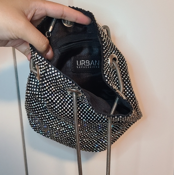 Rhinestoned chain purse - Picture 4 of 4